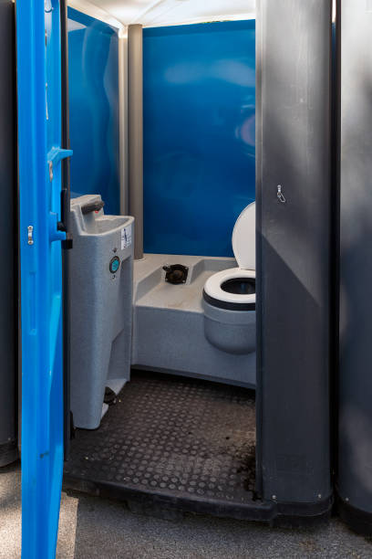 Portable Toilet Options We Offer in Falfurrias, TX